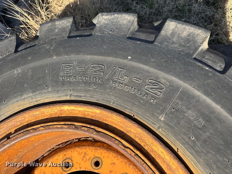 image for item ET4094 Akuret E-2/L-2 wheel loader tire and wheel