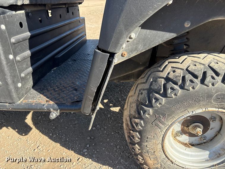 image for item ET4096 2011 Kawasaki Mule utility vehicle