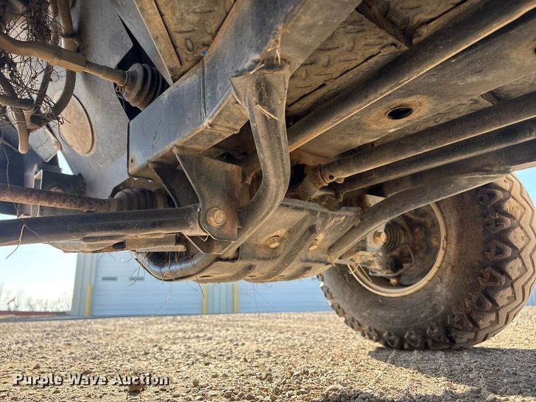 image for item ET4096 2011 Kawasaki Mule utility vehicle