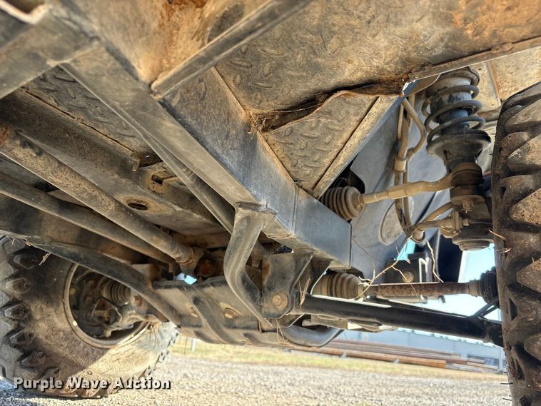 image for item ET4096 2011 Kawasaki Mule utility vehicle