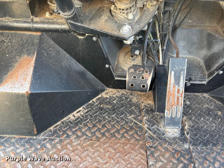 image for item ET4096 2011 Kawasaki Mule utility vehicle