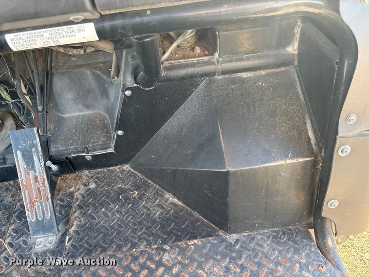 image for item ET4096 2011 Kawasaki Mule utility vehicle