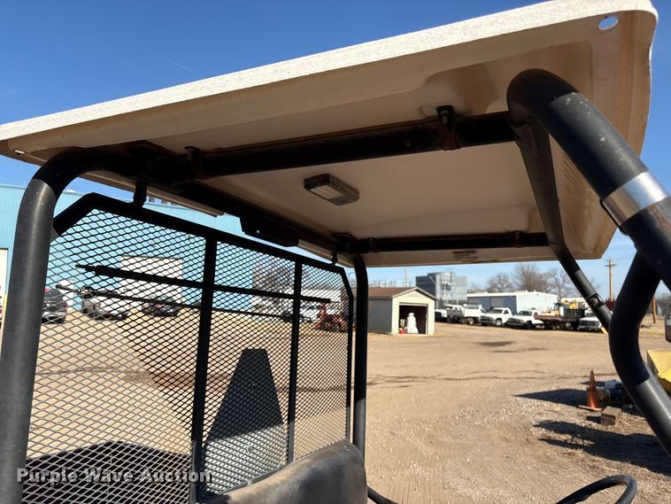 image for item ET4096 2011 Kawasaki Mule utility vehicle