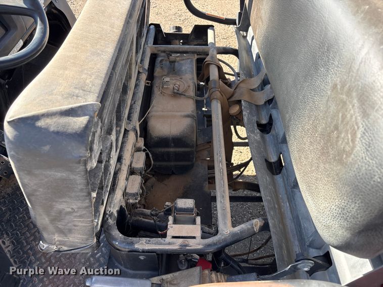 image for item ET4096 2011 Kawasaki Mule utility vehicle