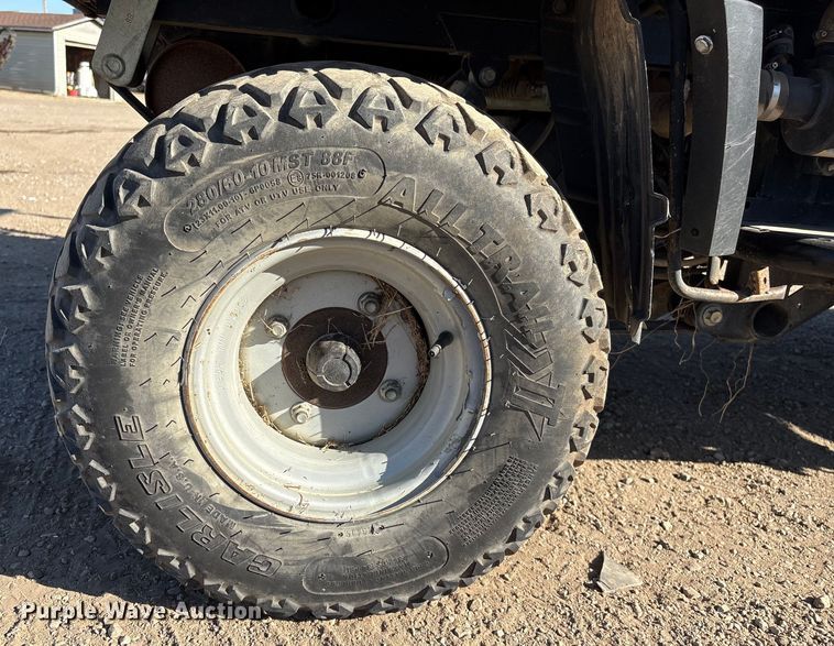 image for item ET4096 2011 Kawasaki Mule utility vehicle