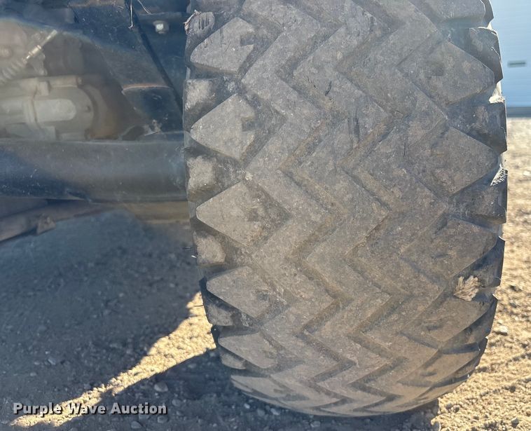 image for item ET4096 2011 Kawasaki Mule utility vehicle