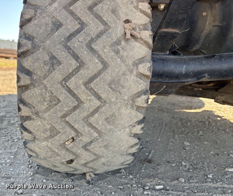 image for item ET4096 2011 Kawasaki Mule utility vehicle