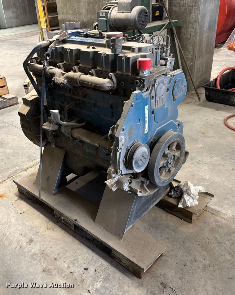 image for item ET4097 Navistar DT466HT A250 engine