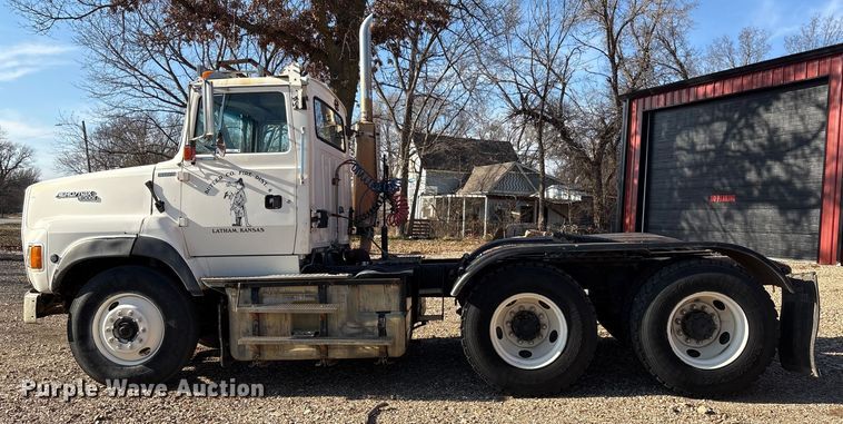 image for item ET4098 1993 Ford LTA9000 semi truck