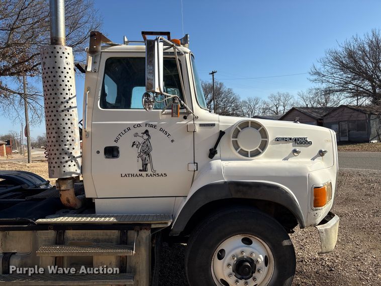 image for item ET4098 1993 Ford LTA9000 semi truck