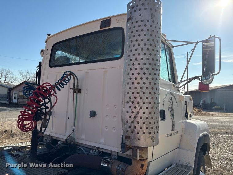 image for item ET4098 1993 Ford LTA9000 semi truck