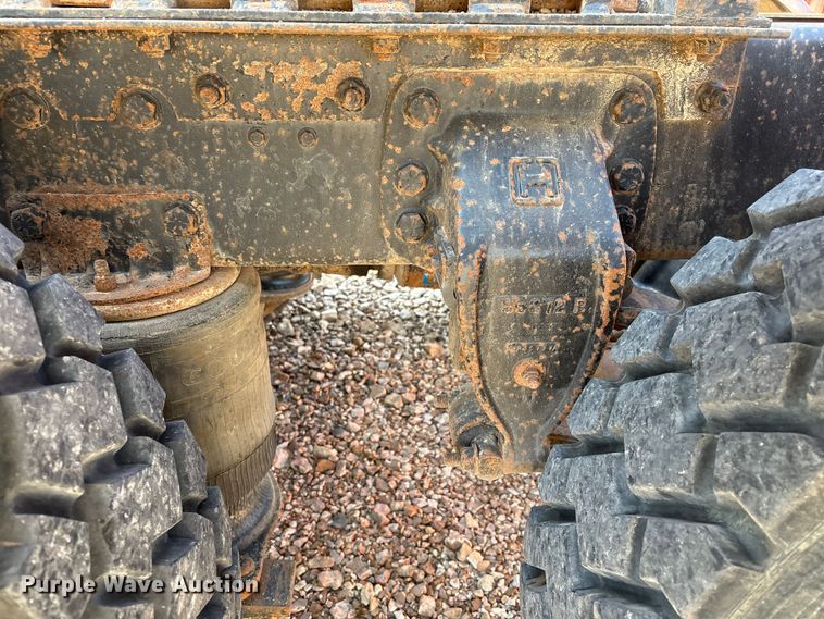 image for item ET4098 1993 Ford LTA9000 semi truck