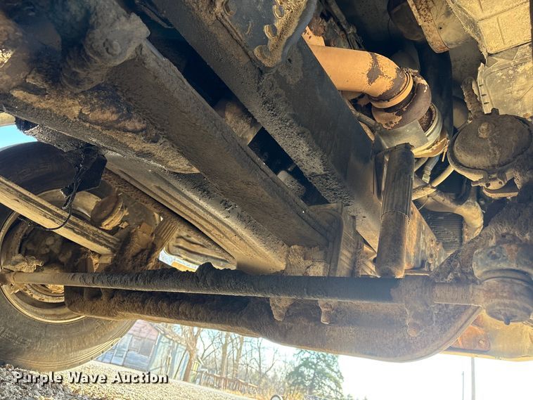 image for item ET4098 1993 Ford LTA9000 semi truck