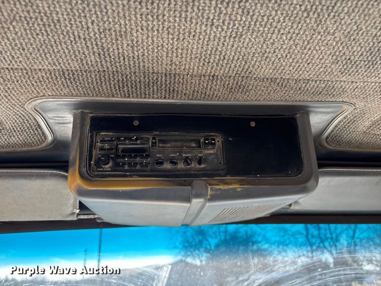 image for item ET4098 1993 Ford LTA9000 semi truck