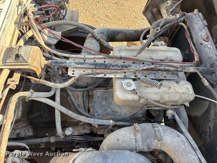 image for item ET4098 1993 Ford LTA9000 semi truck