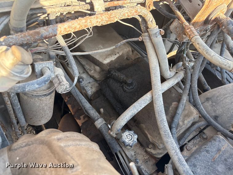 image for item ET4098 1993 Ford LTA9000 semi truck