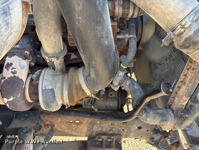 image for item ET4098 1993 Ford LTA9000 semi truck