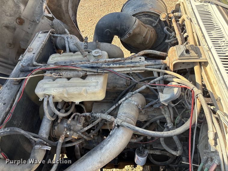 image for item ET4098 1993 Ford LTA9000 semi truck