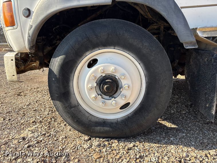 image for item ET4098 1993 Ford LTA9000 semi truck