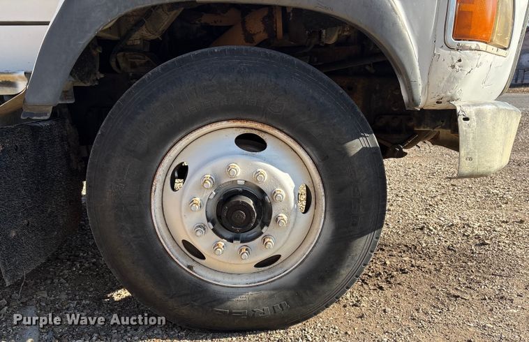 image for item ET4098 1993 Ford LTA9000 semi truck