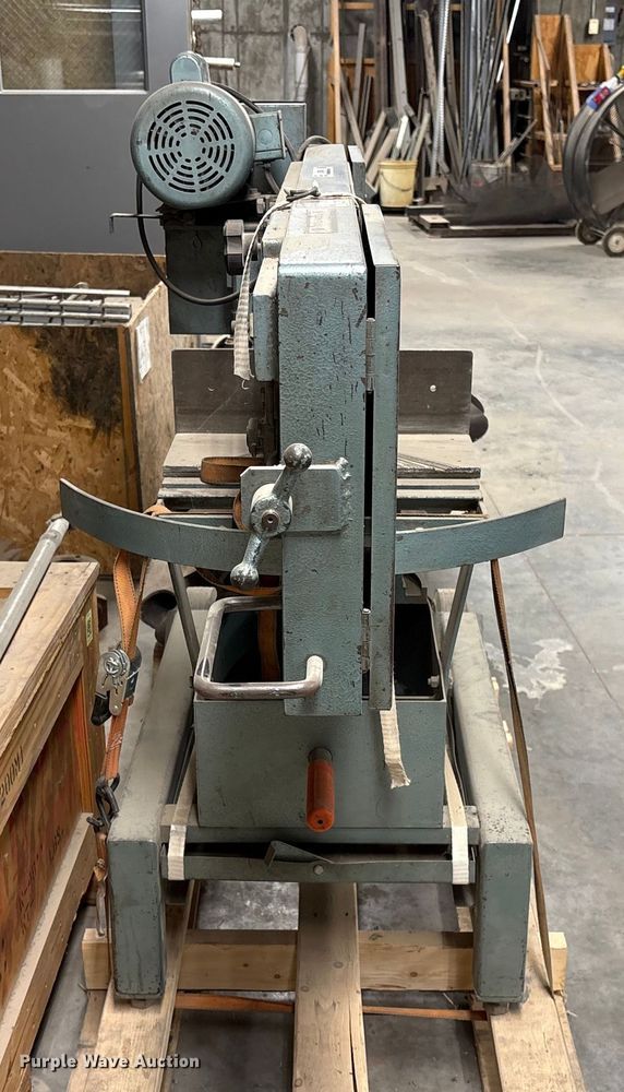 image for item ET4099 Ellis 1600 band saw