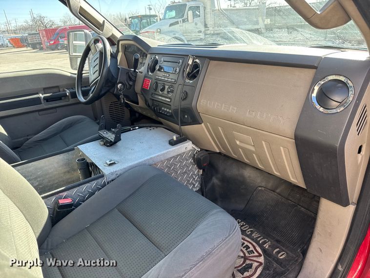 image for item ET4107 2010 Ford F550 crew cab pumper fire truck