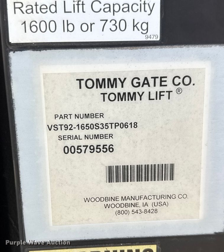 image for item ET4109 2007 Ford F550 Crew Cab flatbed pickup truck