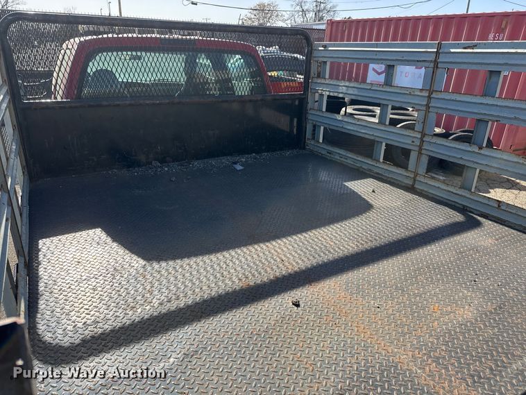 image for item ET4109 2007 Ford F550 Crew Cab flatbed pickup truck