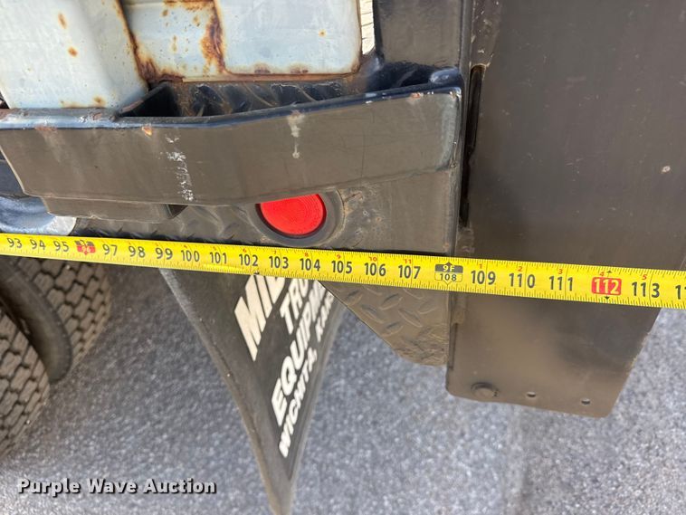 image for item ET4109 2007 Ford F550 Crew Cab flatbed pickup truck