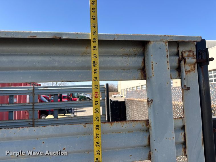 image for item ET4109 2007 Ford F550 Crew Cab flatbed pickup truck