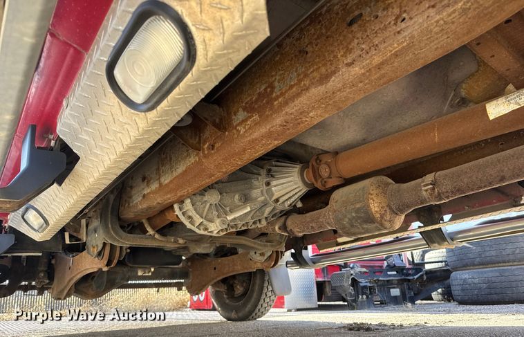 image for item ET4109 2007 Ford F550 Crew Cab flatbed pickup truck