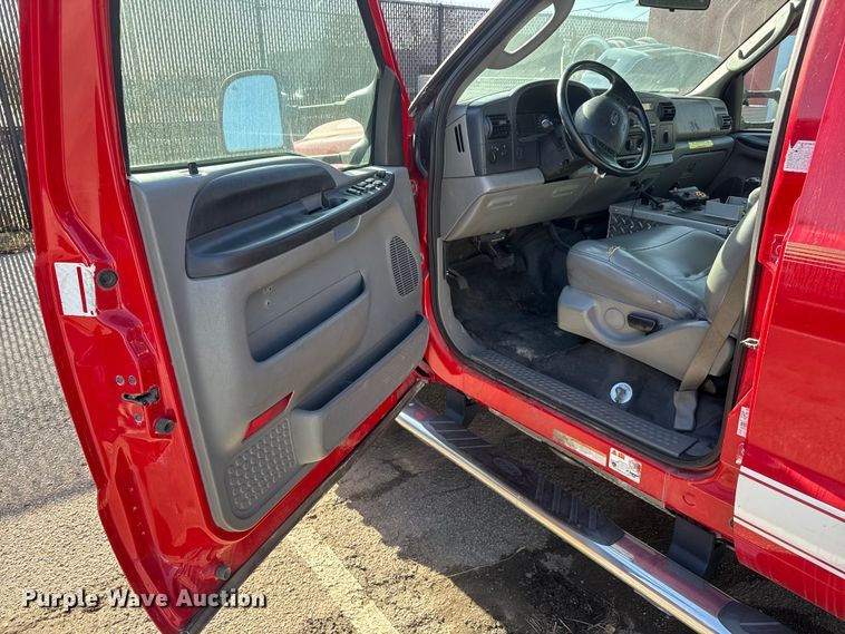 image for item ET4109 2007 Ford F550 Crew Cab flatbed pickup truck