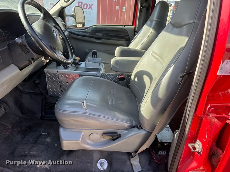 image for item ET4109 2007 Ford F550 Crew Cab flatbed pickup truck