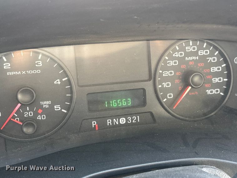 image for item ET4109 2007 Ford F550 Crew Cab flatbed pickup truck