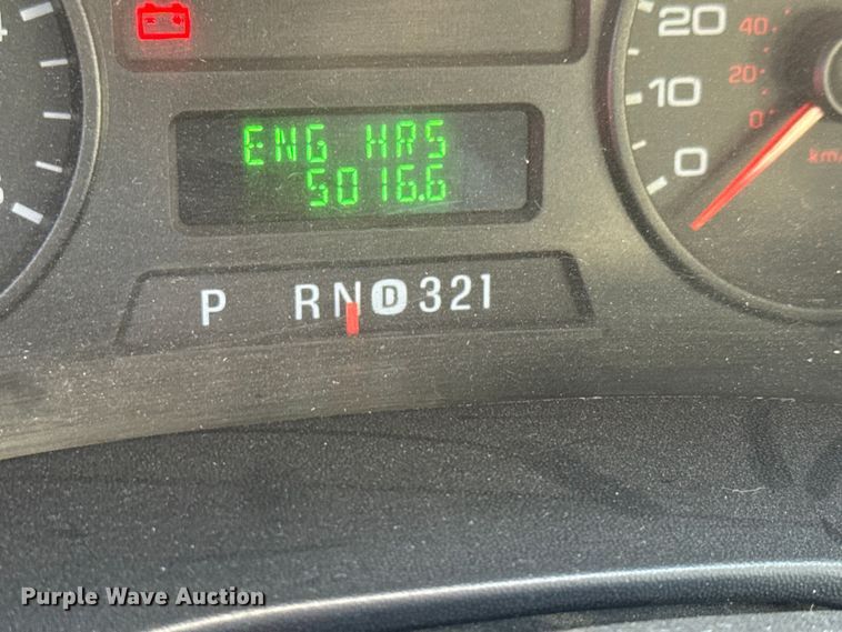 image for item ET4109 2007 Ford F550 Crew Cab flatbed pickup truck