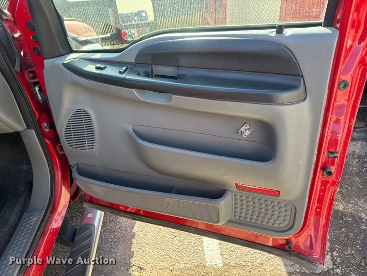 image for item ET4109 2007 Ford F550 Crew Cab flatbed pickup truck