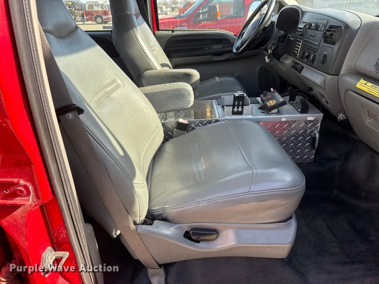 image for item ET4109 2007 Ford F550 Crew Cab flatbed pickup truck