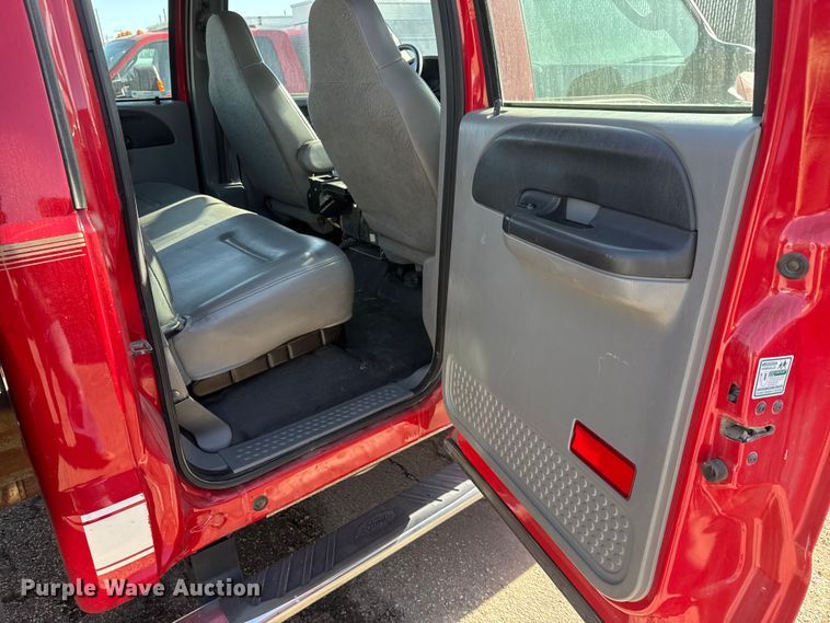 image for item ET4109 2007 Ford F550 Crew Cab flatbed pickup truck