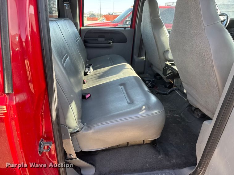 image for item ET4109 2007 Ford F550 Crew Cab flatbed pickup truck