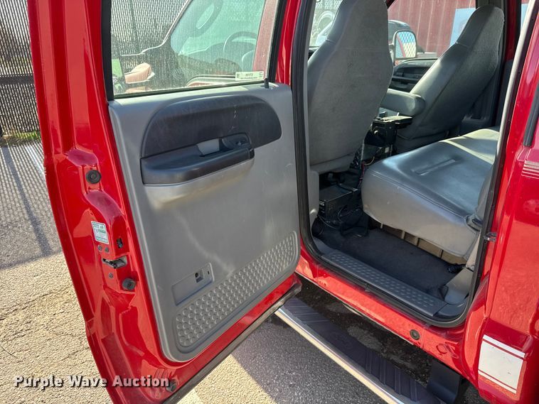 image for item ET4109 2007 Ford F550 Crew Cab flatbed pickup truck