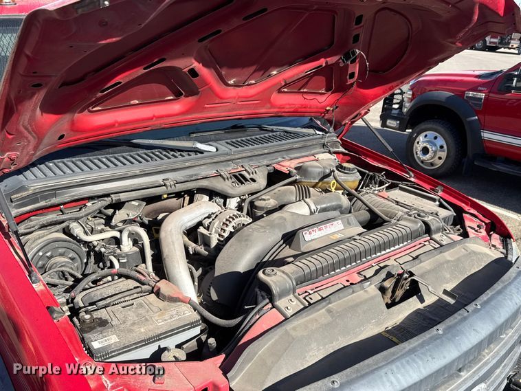 image for item ET4109 2007 Ford F550 Crew Cab flatbed pickup truck