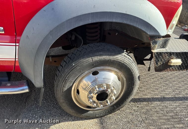 image for item ET4109 2007 Ford F550 Crew Cab flatbed pickup truck