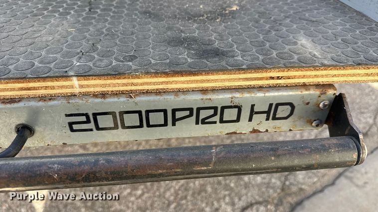 image for item ET4110 2013 Chevrolet Silverado 2500HD Crew Cab pickup truck