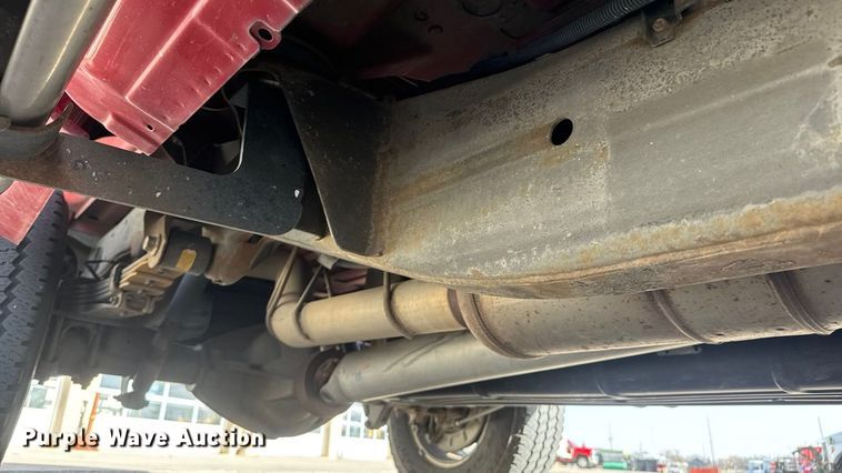 image for item ET4110 2013 Chevrolet Silverado 2500HD Crew Cab pickup truck