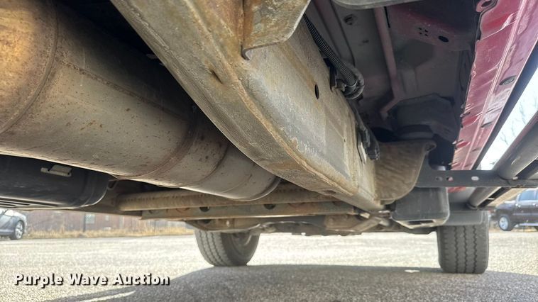 image for item ET4110 2013 Chevrolet Silverado 2500HD Crew Cab pickup truck