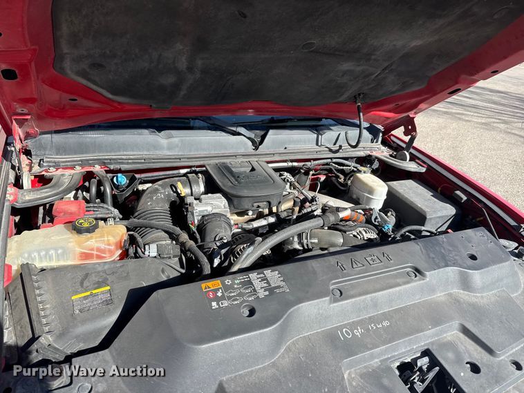 image for item ET4110 2013 Chevrolet Silverado 2500HD Crew Cab pickup truck