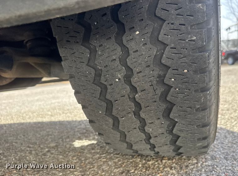 image for item ET4110 2013 Chevrolet Silverado 2500HD Crew Cab pickup truck