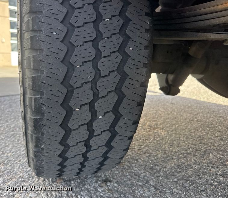 image for item ET4110 2013 Chevrolet Silverado 2500HD Crew Cab pickup truck