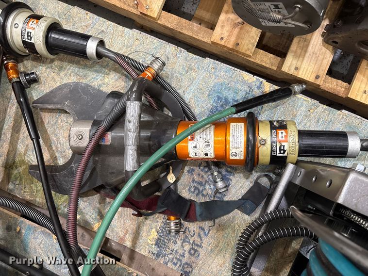 image for item ET4111 Jaws of life equipment