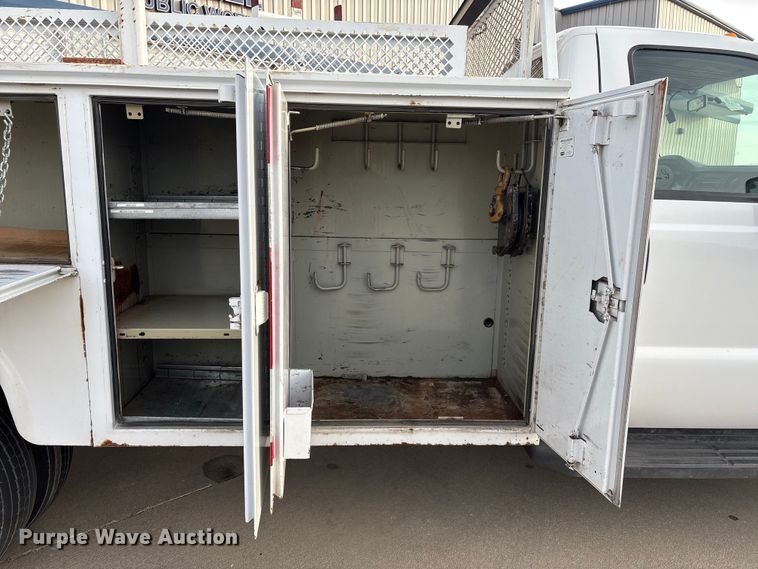 image for item ET4112 2008 Ford F550 utility / service truck